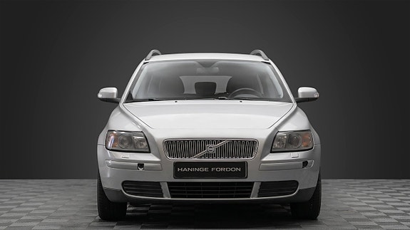 Volvo V50 2 of 5