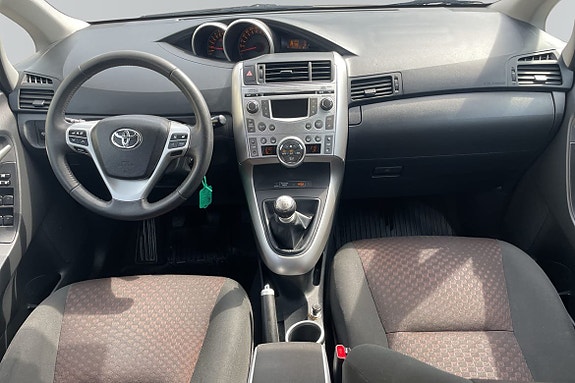 Toyota Verso 8 of 23