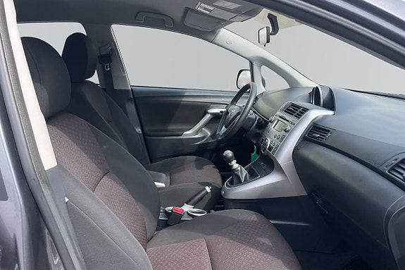 Toyota Verso 6 of 23