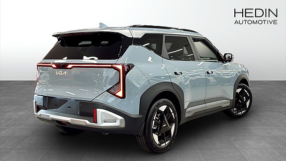 Kia Seltos 2 of 5