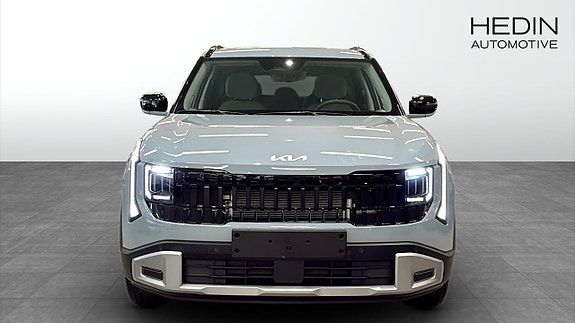 Kia Seltos 8 of 15
