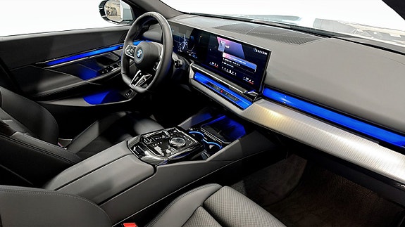 BMW 530e 3 of 12