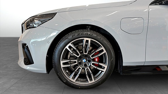 BMW 530e 9 of 12