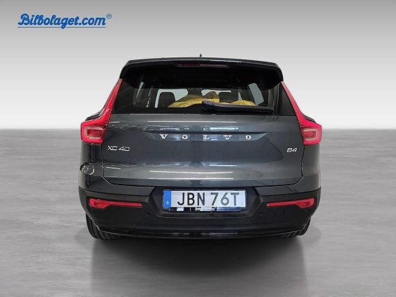 Volvo XC40 5 of 5