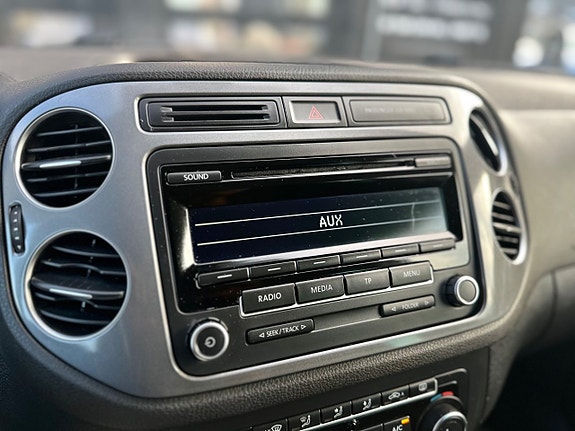 Volkswagen Tiguan 14 of 25