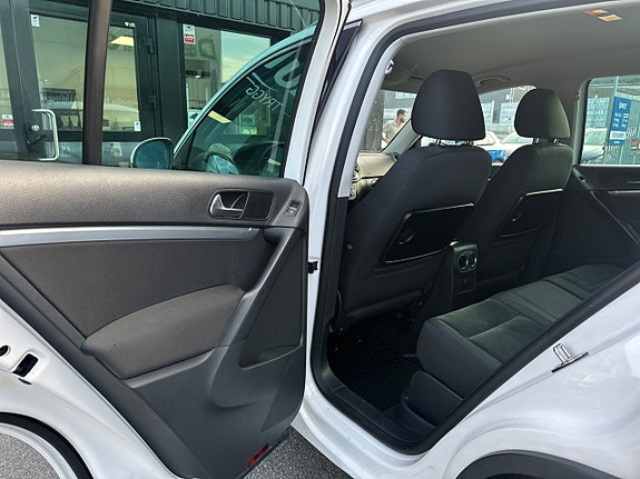 Volkswagen Tiguan 18 of 25