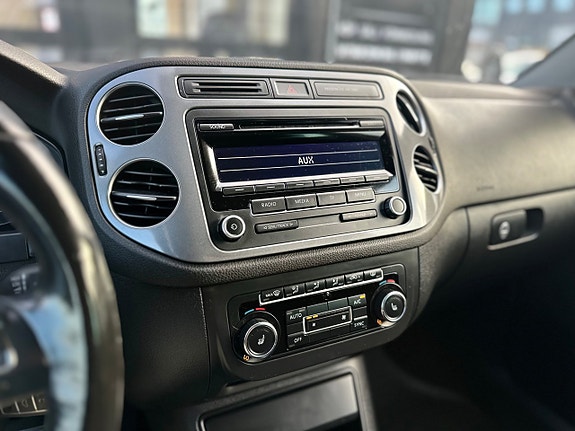 Volkswagen Tiguan 16 of 25
