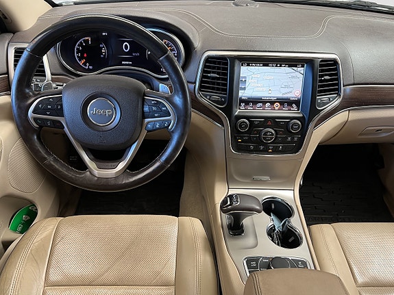 Jeep Grand Cherokee 14 of 23