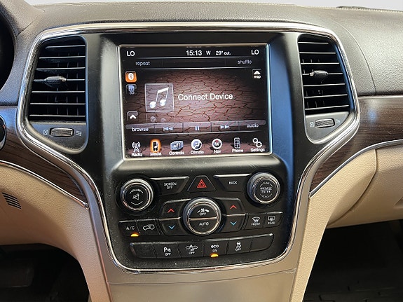 Jeep Grand Cherokee 18 of 23