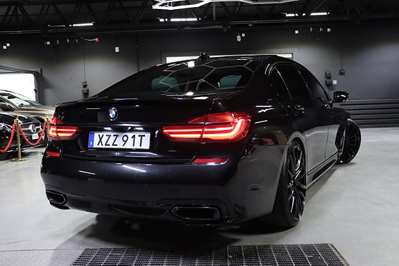 BMW 750Li 7 of 30