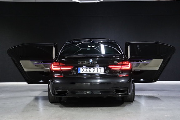 BMW 750Li 11 of 30