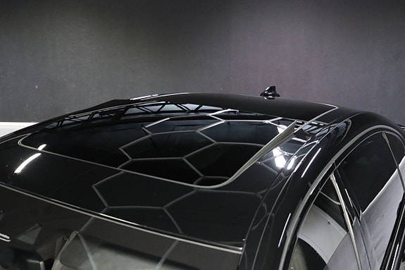 BMW 750Li 8 of 30
