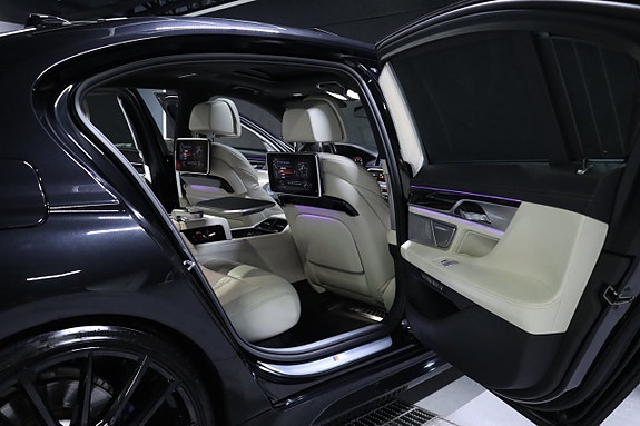BMW 750Li 18 of 30