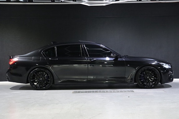 BMW 750Li 10 of 30