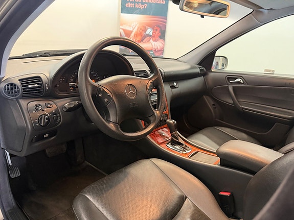 Mercedes-Benz C180 7 of 30