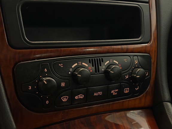Mercedes-Benz C180 30 of 30