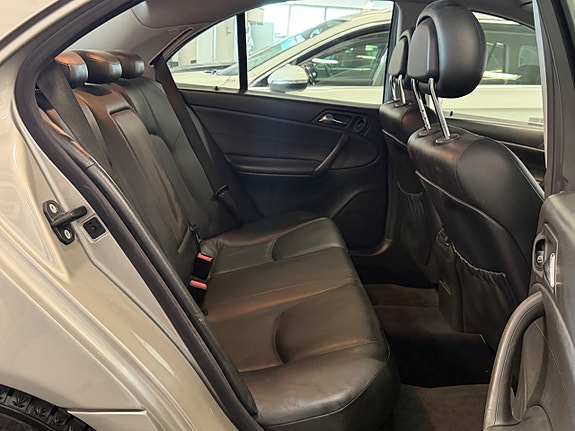 Mercedes-Benz C180 16 of 30