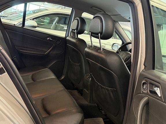 Mercedes-Benz C180 19 of 30