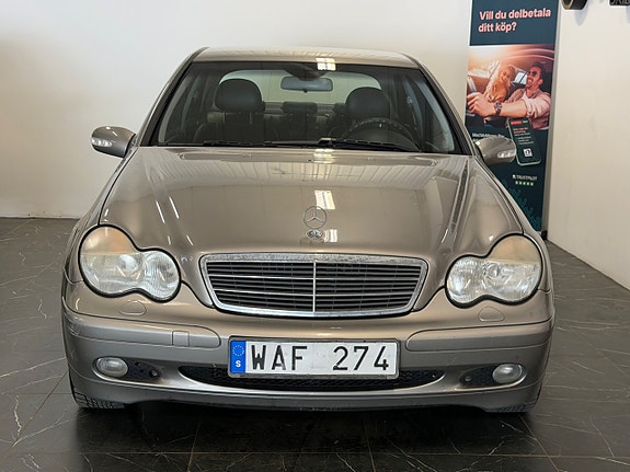 Mercedes-Benz C180 2 of 30