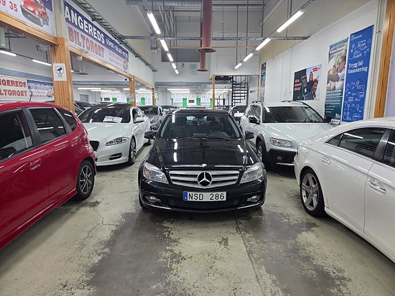 Mercedes-Benz C250 3 of 16