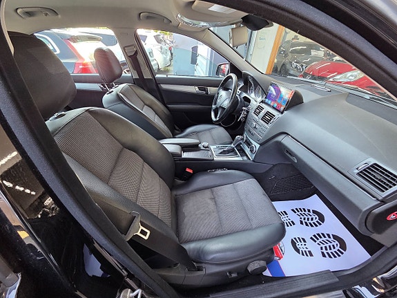 Mercedes-Benz C250 8 of 16