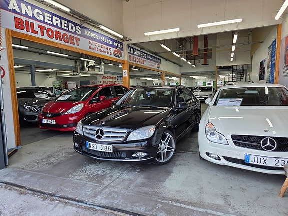 Mercedes-Benz C250 2 of 16