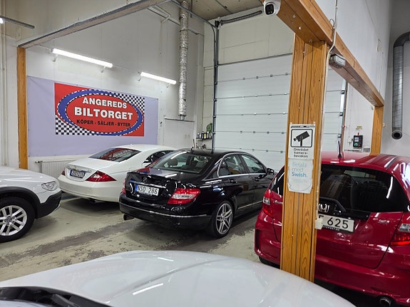 Mercedes-Benz C250 6 of 16