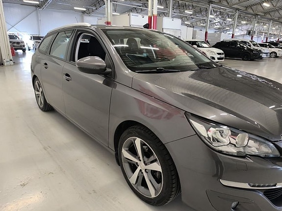 Peugeot 308 3 of 5