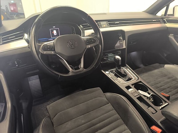 Volkswagen Passat 6 of 10