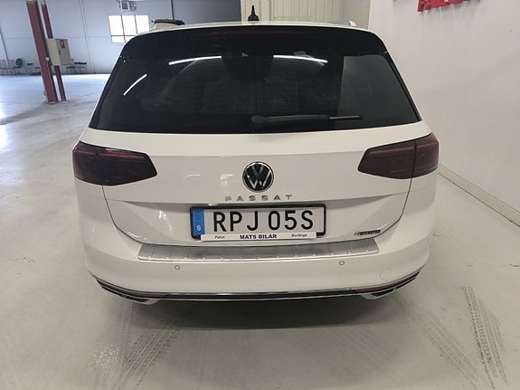 Volkswagen Passat 5 of 5