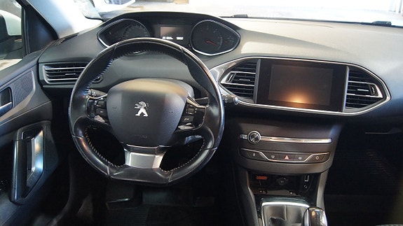 Peugeot 308 SW 8 of 10