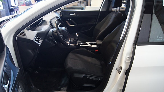 Peugeot 308 SW 5 of 5