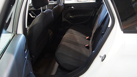 Peugeot 308 SW 6 of 10