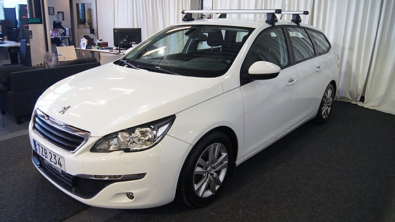 Peugeot 308 SW 4 of 5