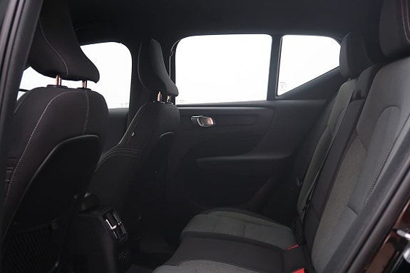 Volvo XC40 5 of 5