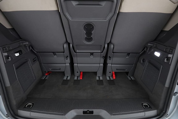 Volkswagen Multivan 18 of 30