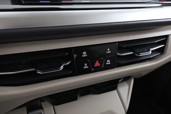 Volkswagen Multivan 26 of 30