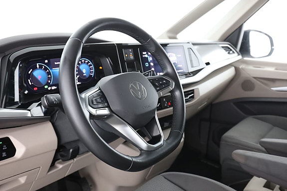 Volkswagen Multivan 12 of 30