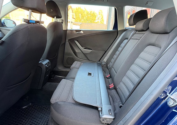 Volkswagen Passat 9 of 12