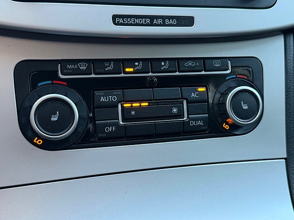 Volkswagen Passat 11 of 12