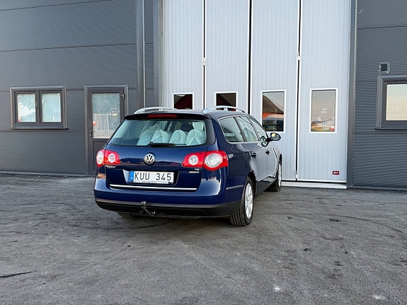 Volkswagen Passat 6 of 12