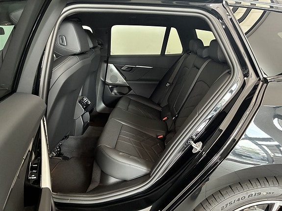 BMW i5 12 of 16