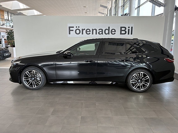 BMW i5 3 of 5