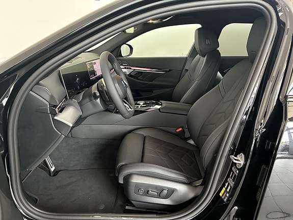 BMW i5 6 of 16