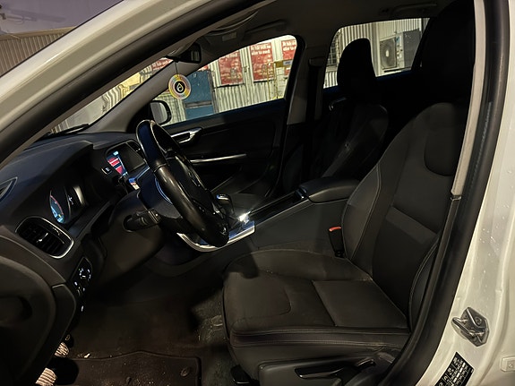 Volvo V60 5 of 5