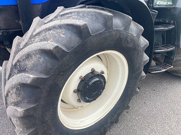 New Holland T 6020 Elite 10 of 16