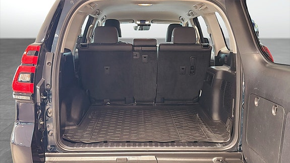 Toyota Land Cruiser 10 of 13