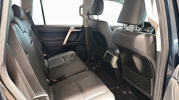 Toyota Land Cruiser 5 of 5