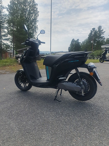 Yamaha Neos El 2 of 4