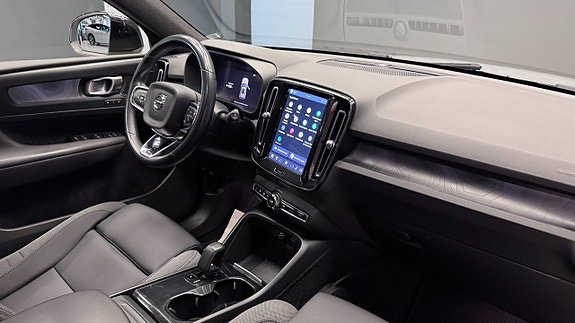 Volvo XC40 8 of 22